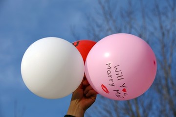 三只气球