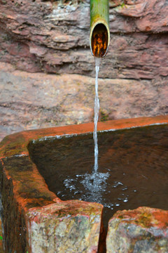 赤水燕子岩 长寿泉 天然泉水