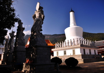 鸡足山 白塔