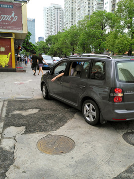 深圳街景 深圳南山 街道停车