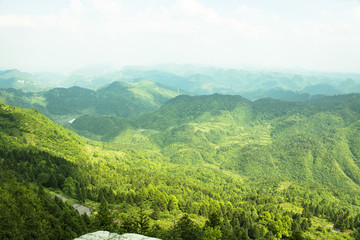 群山起伏