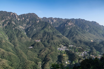 远眺九华山