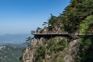 九华山悬空栈道