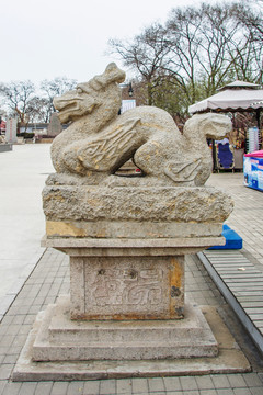 古代神兽青龙左侧全景雕塑