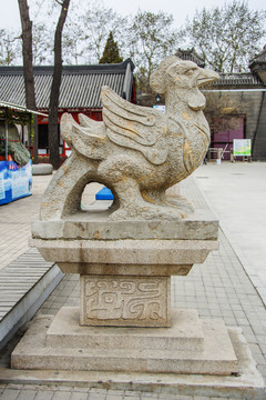 古代神鸟三足鸟右侧全景雕塑
