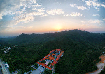 黄昏山寺