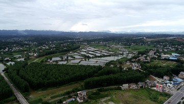 城镇航拍 乡村航拍 山峰 云彩