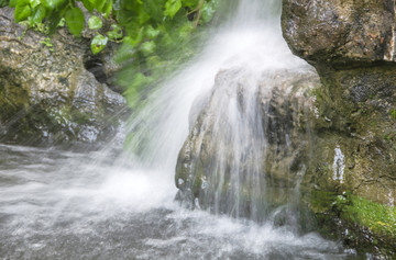 水流魅影