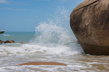 海浪沙滩