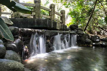 山泉溪流