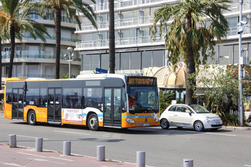 尼斯街景 尼斯街道 公共汽车