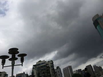 风雨欲来风满楼