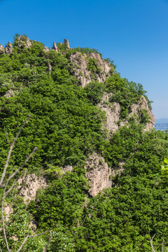 辽宁丹东五龙山高山悬崖峭壁风光