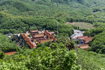 辽宁丹东五龙山高山悬崖峭壁风光