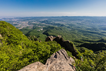 辽宁丹东五龙山高山悬崖峭壁风光