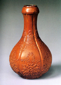 番莲纹匏制蒜头瓶