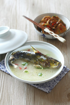 紫蘇黃骨魚湯