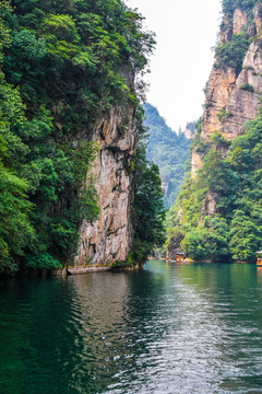 张家界宝峰湖