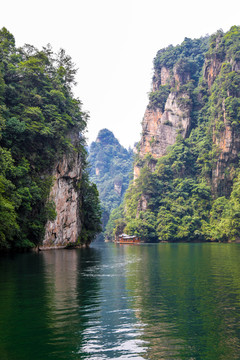 张家界宝峰湖