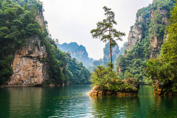 张家界宝峰湖