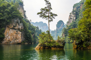 张家界宝峰湖