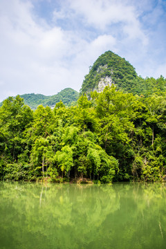 森林湖泊