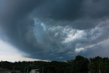 暴风雨 暴风雨前夕 乌云满天