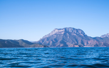 泸沽湖格姆神山