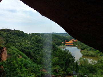 大别山石窟