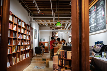 提供咖啡茶歇的老书店