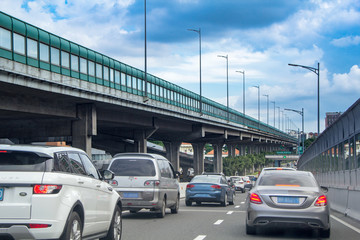 机场高速塞车