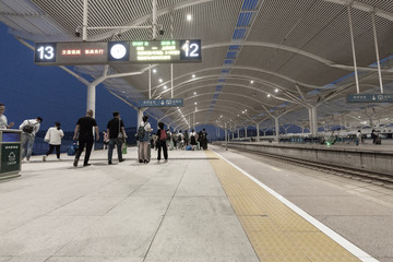 虹桥火车站月台