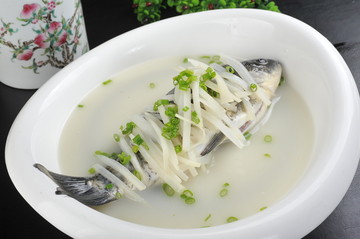 蘿卜絲鯽魚湯