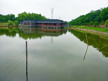 湖泊鱼塘