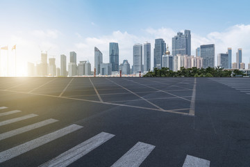 柏油马路和建筑景观