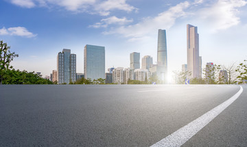 城市道路沥青路面和广州建筑群