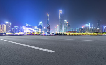 城市道路沥青路面和广州建筑夜景