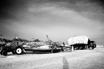 渔业捕捞黑白摄影