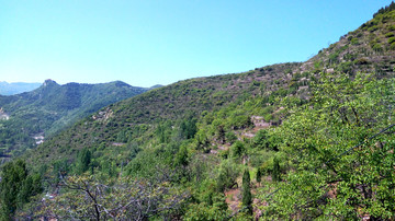 连绵石头山景观