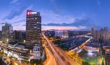 壹方与黄浦路立交桥夜景