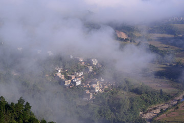 青山云雾