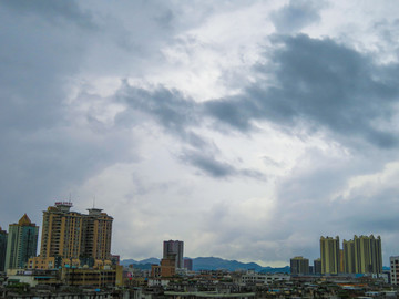 雨后城市