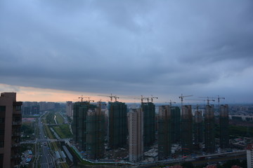 雨欲来风