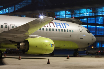 夜晚的韩国真航空飞机