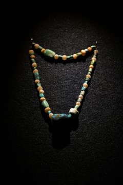 古代西周朝绿松石项链串饰