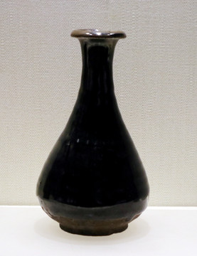 黑釉玉壶春瓶