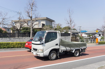 平板中型卡车