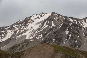 新疆独库公路雪山风光