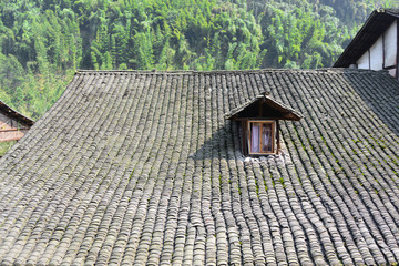 乡镇民房青瓦屋顶及老虎窗