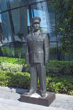 警察雕塑